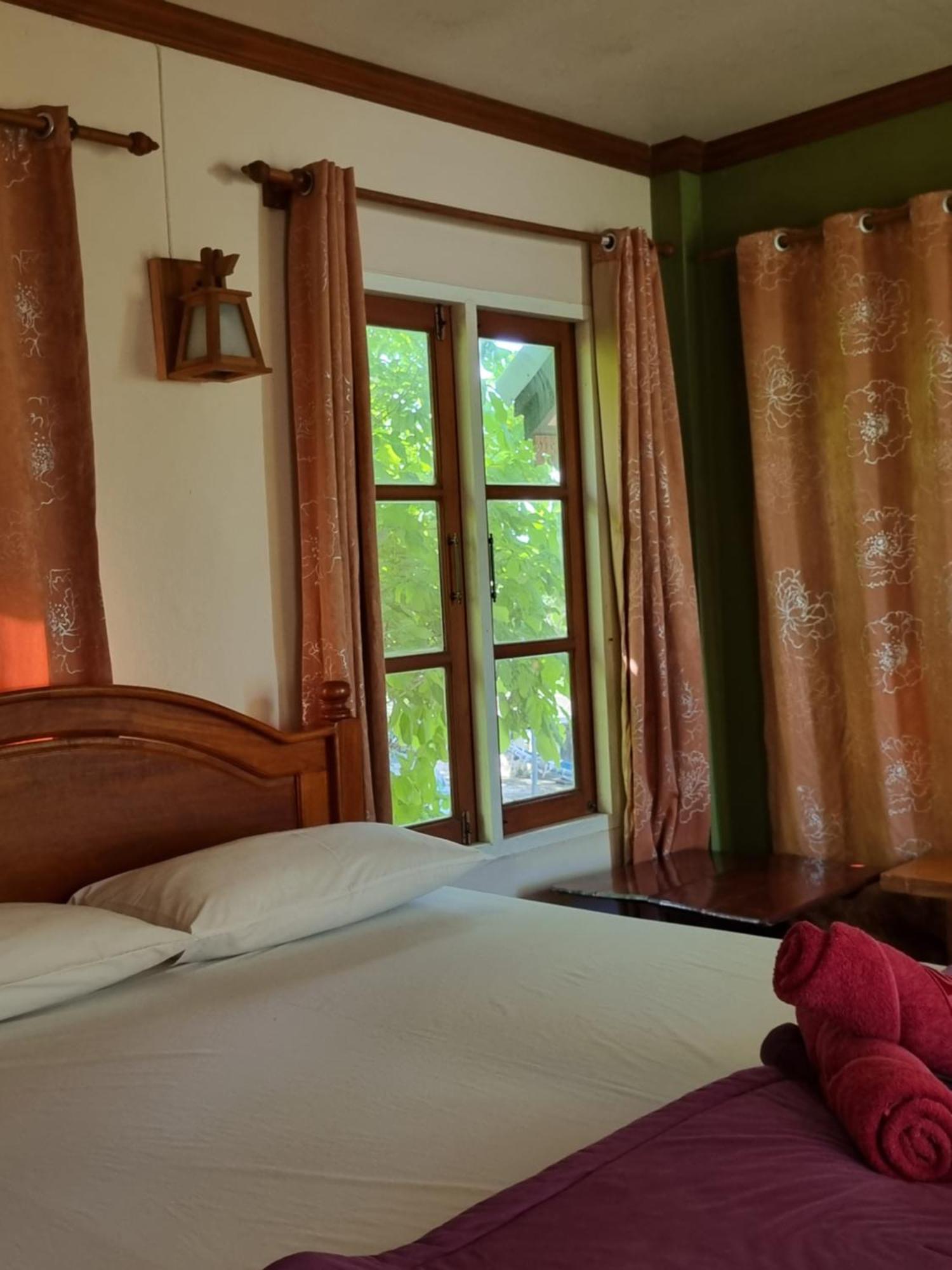 Hello Sichang Bungalow Ko Sichang Chambre photo